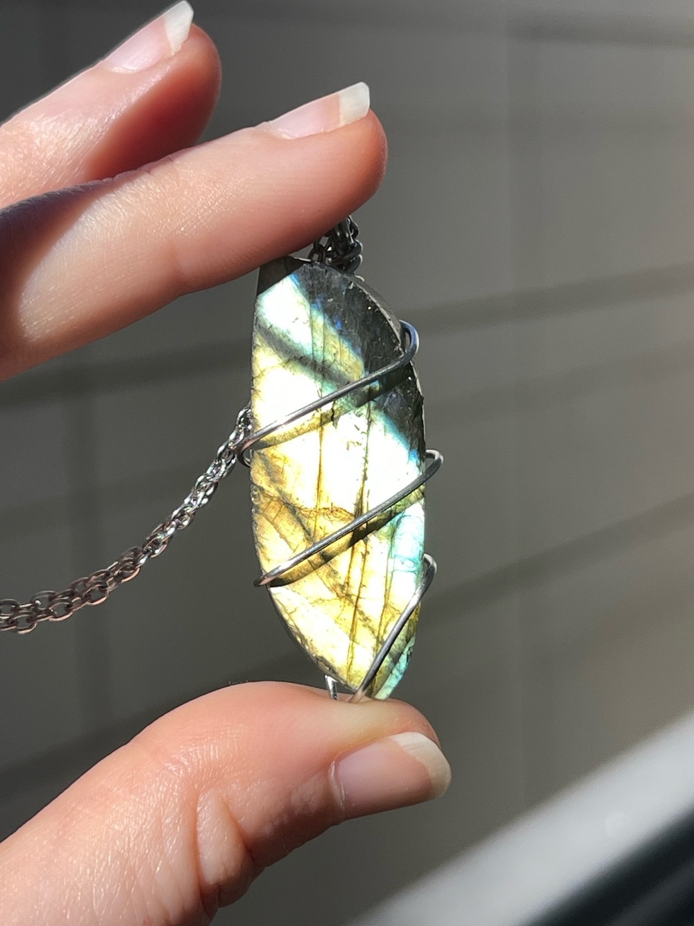 Labradorite Wire-Wrapped Pendant Necklace with Green Flash Silver